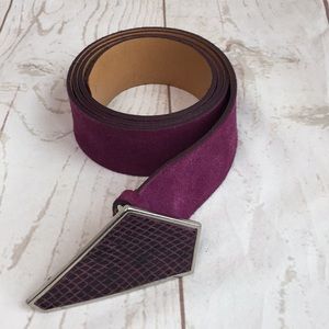 Purple suede belt with geometric snakeskin buckle